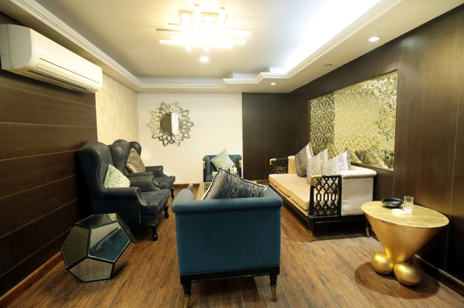 Red Castle Hotel Near Blk Hospital,Karolbagh,3 star