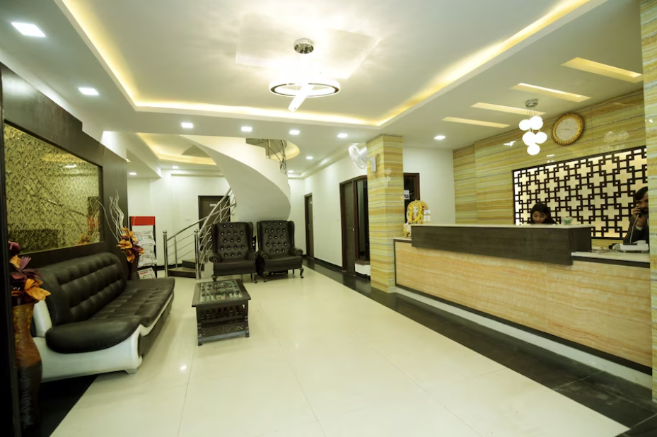 Red Castle Hotel Near Blk Hospital,Karolbagh,3 star