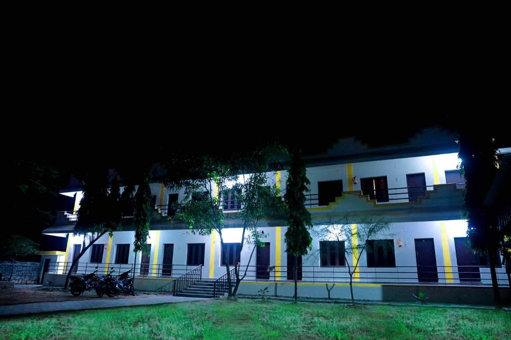 Rani Residency,Auroville,2 star