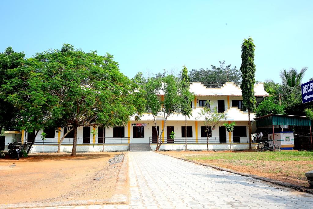 Rani Residency,Auroville,2 star