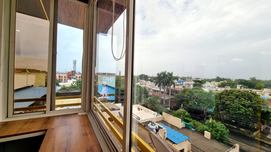 stayinn nest near aiims bhopal saket nagar behind rani kamlapati station