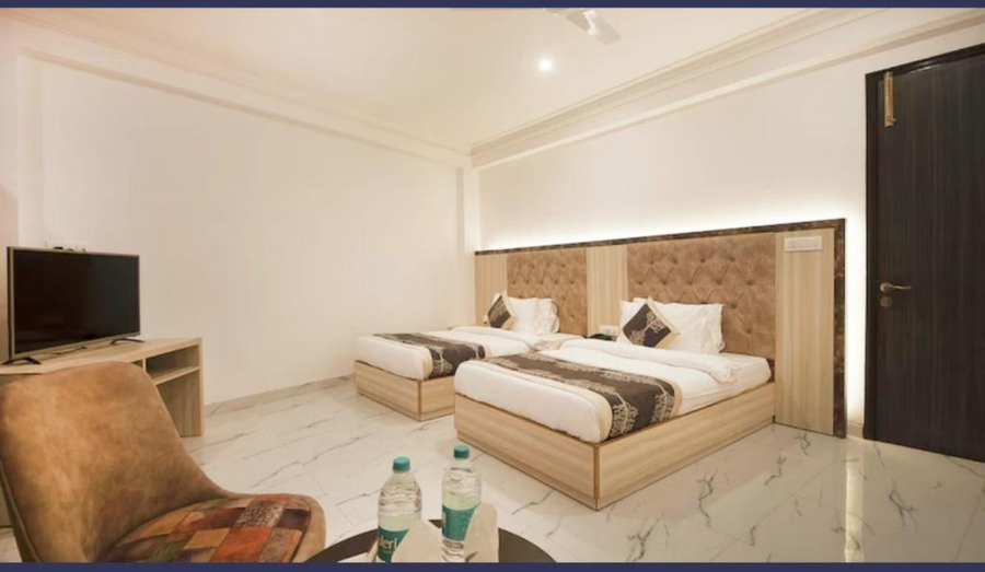 hotel almora delhi airport