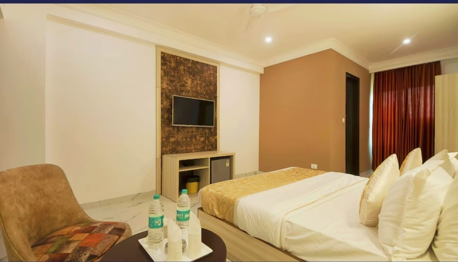 hotel almora delhi airport