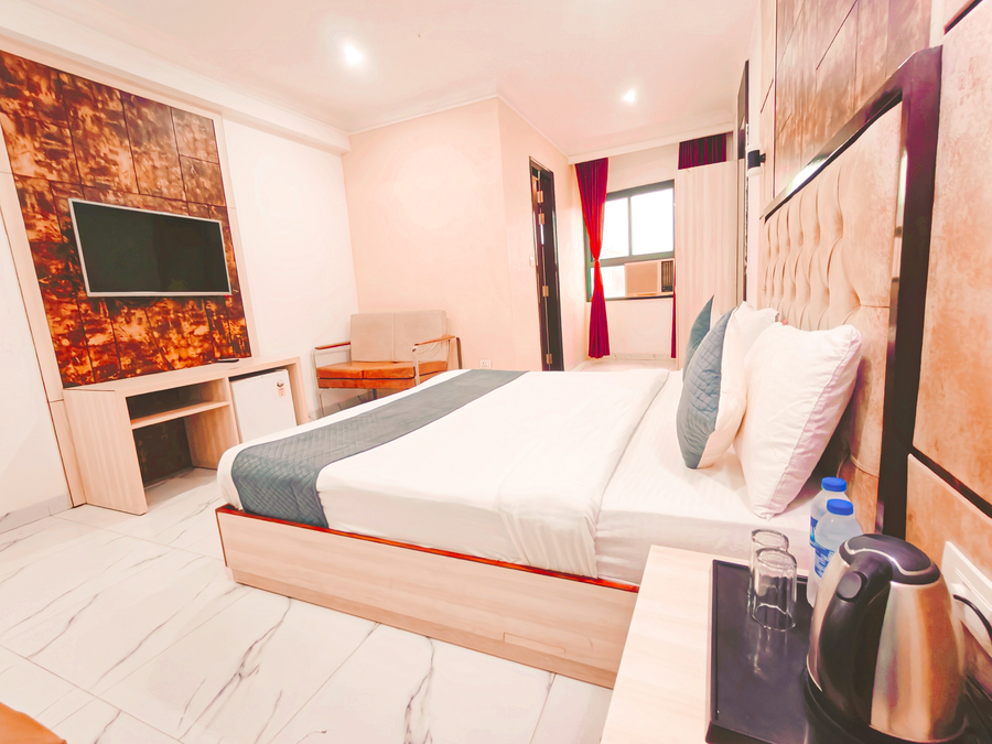 hotel almora delhi airport