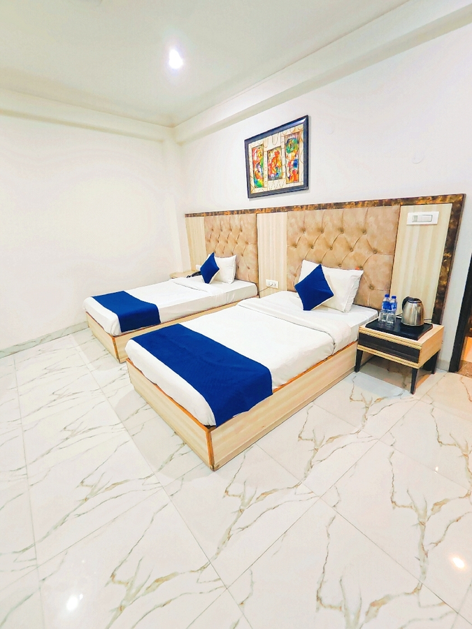 hotel almora delhi airport