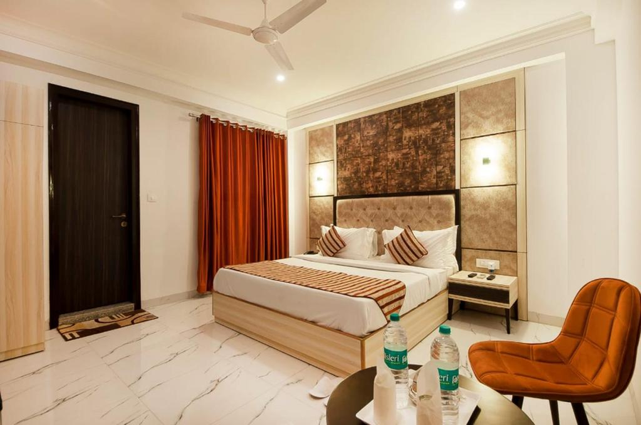 hotel almora delhi airport