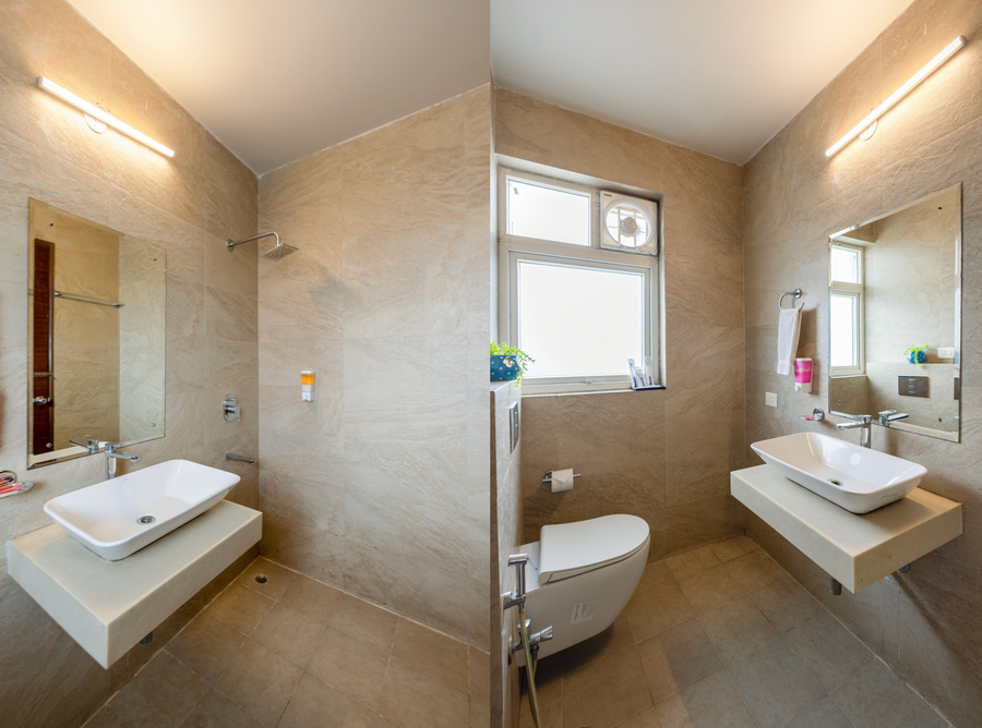 aadat hotel subhash chowk gurgaon