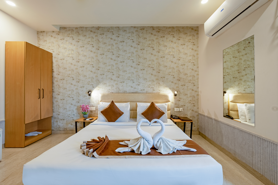 Aadat Hotel Subhash Chowk, Gurgaon,Sector 47,3 star