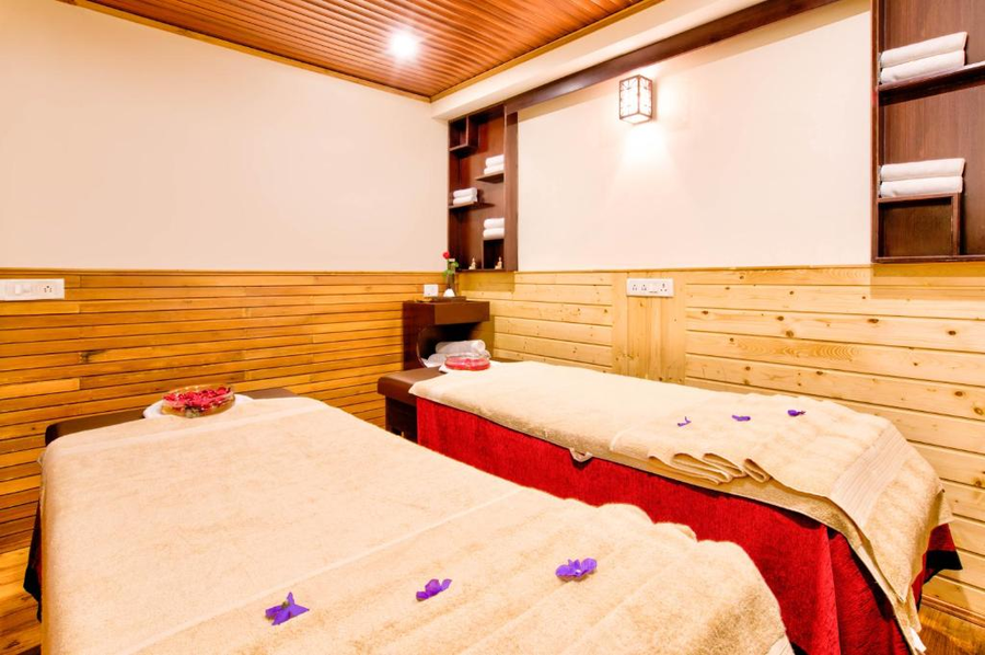 Summit Ttakshang Residency Hotel And Spa,Kazi Road,,3 star