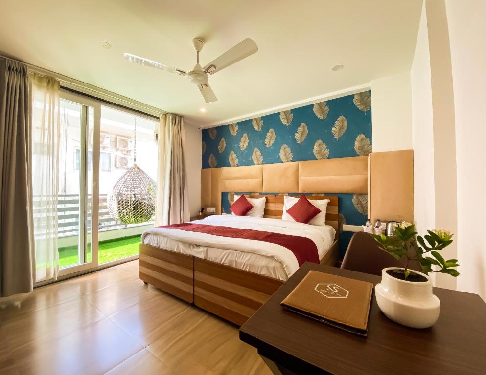 sky suites huda city centre