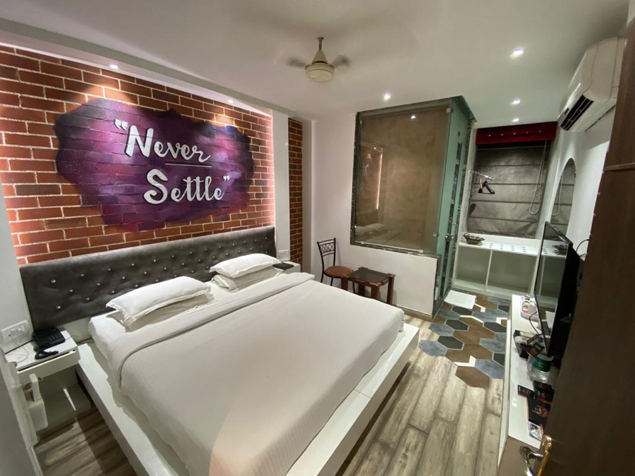 hotel sri nanak continental 4min karol bagh market