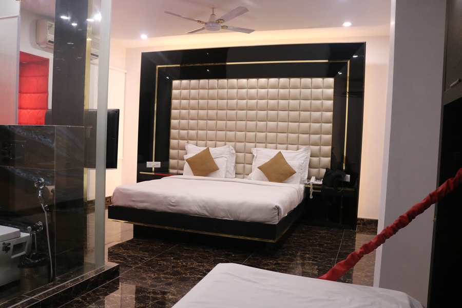 hotel sri nanak continental 4min karol bagh market