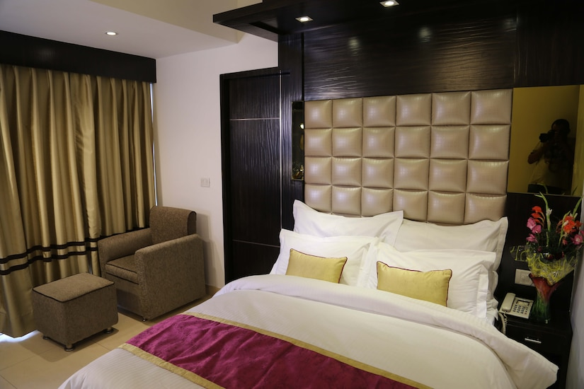 hotel sri nanak continental 4min karol bagh market