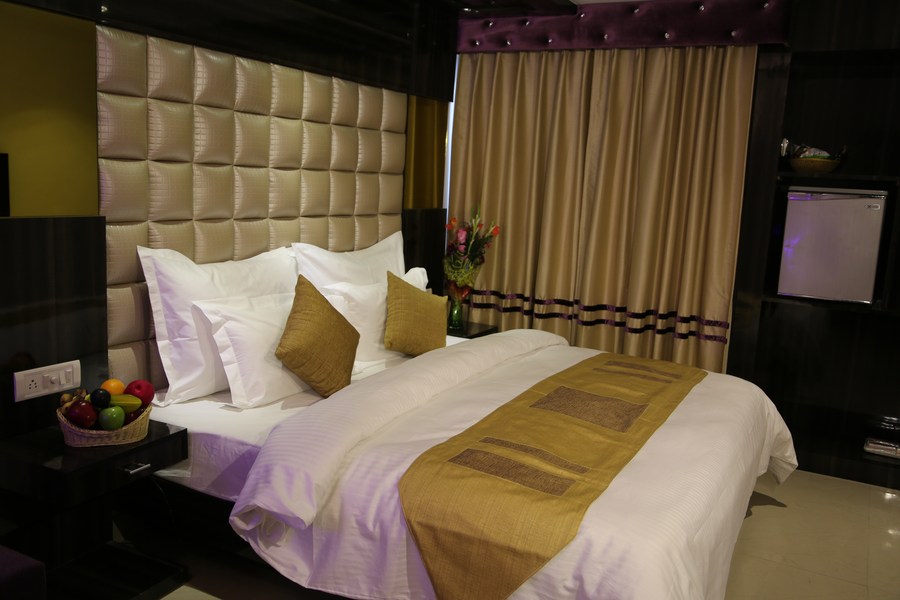 hotel sri nanak continental 4min karol bagh market