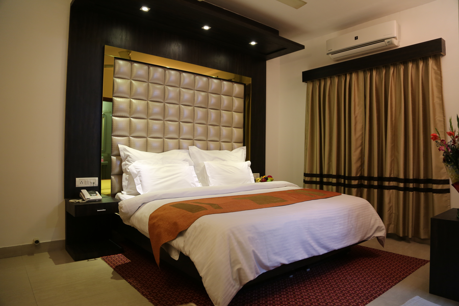 hotel sri nanak continental 4min karol bagh market