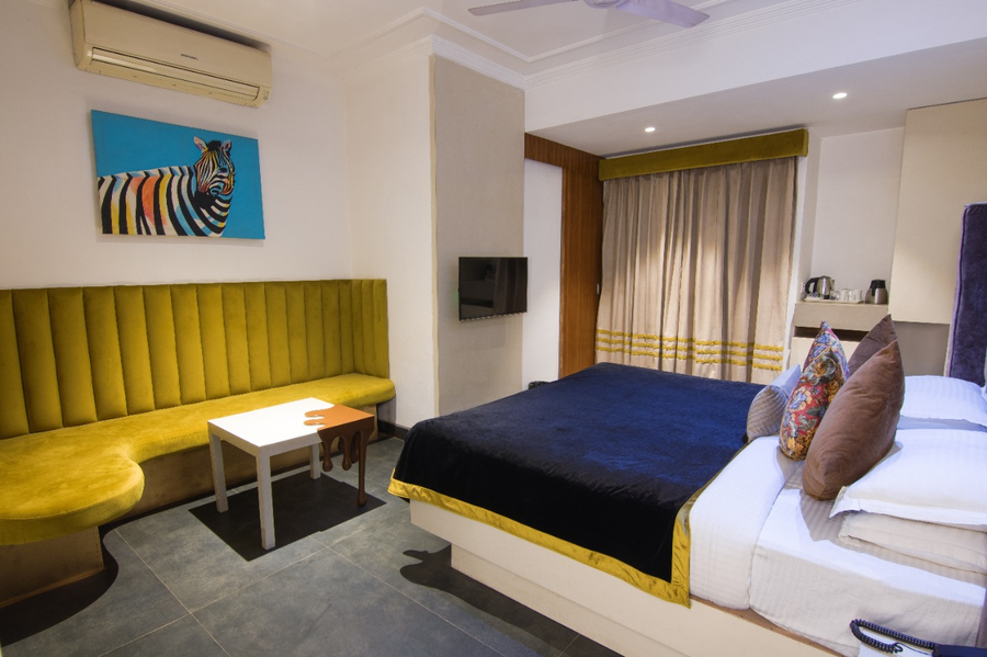 hotel sri nanak continental 4min karol bagh market
