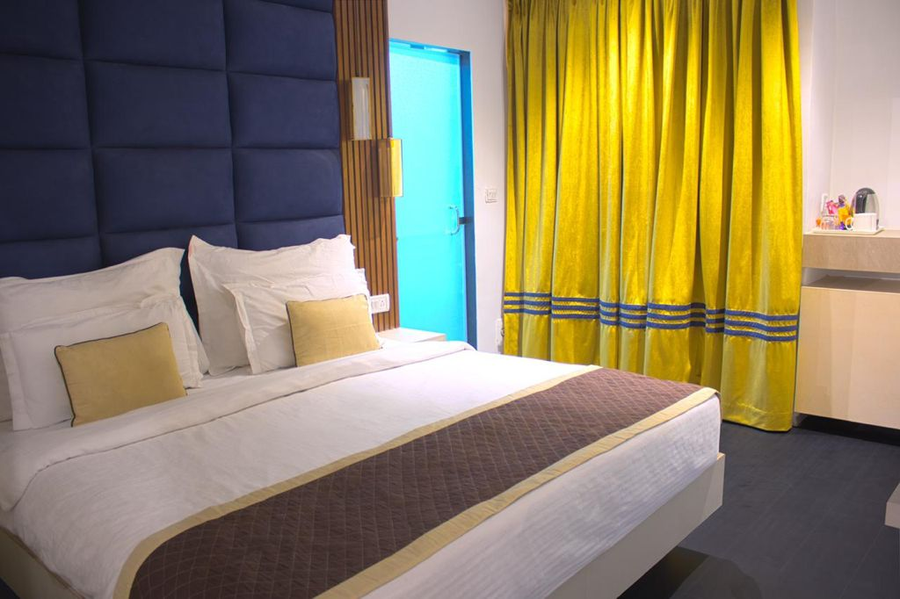 hotel sri nanak continental 4min karol bagh market
