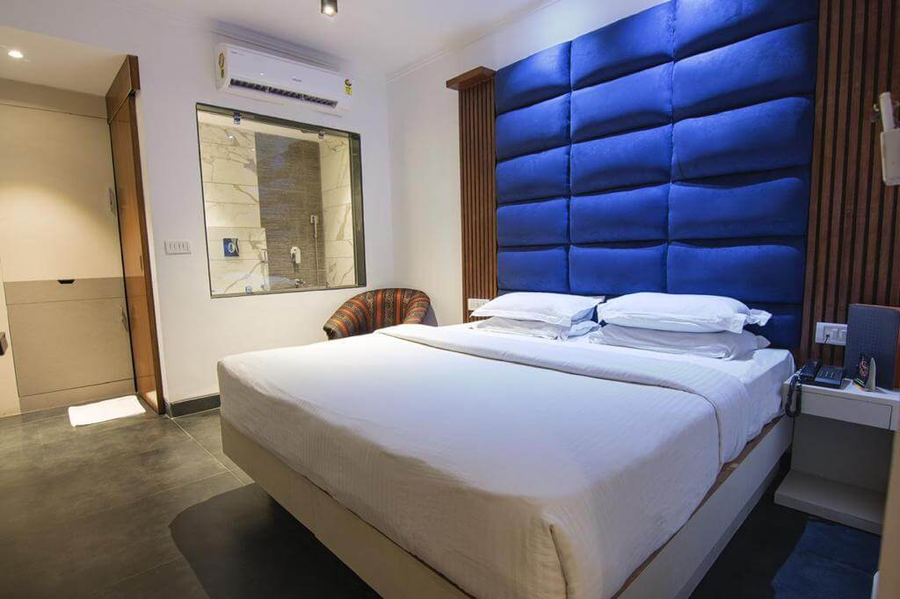 hotel sri nanak continental 4min karol bagh market