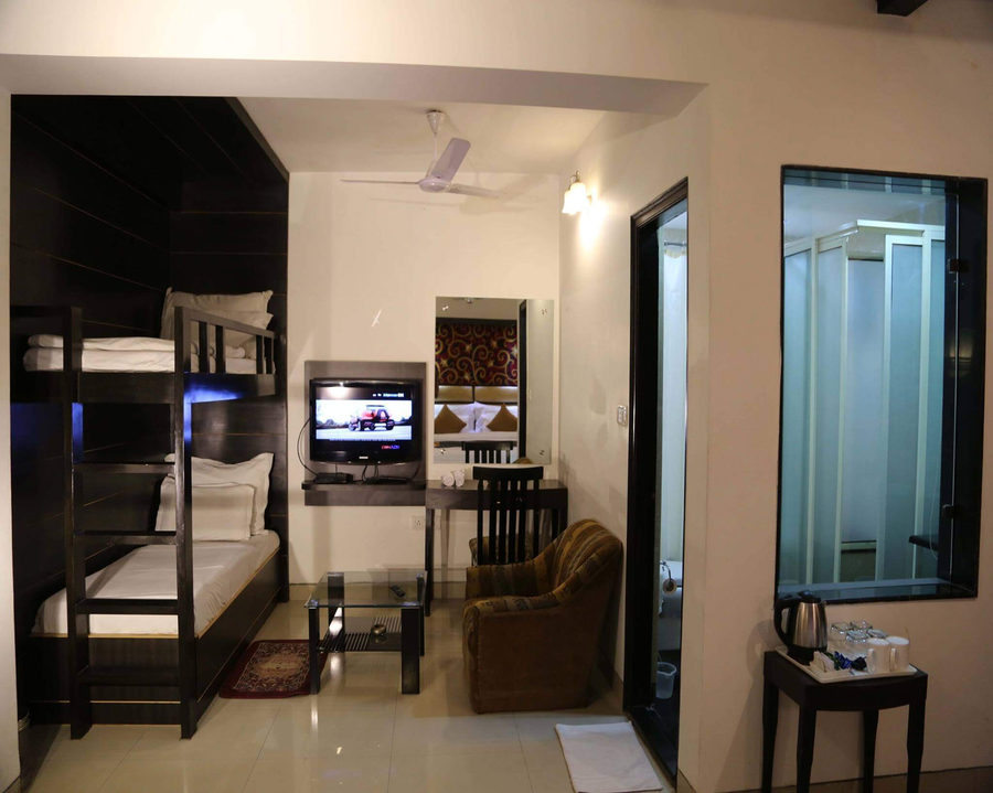 hotel sri nanak continental 4min karol bagh market