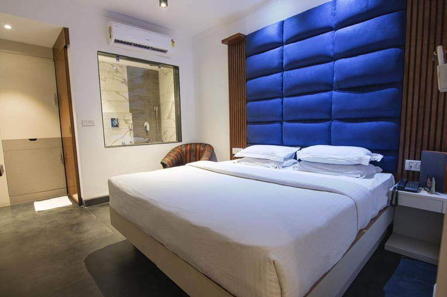 hotel sri nanak continental 4min karol bagh market