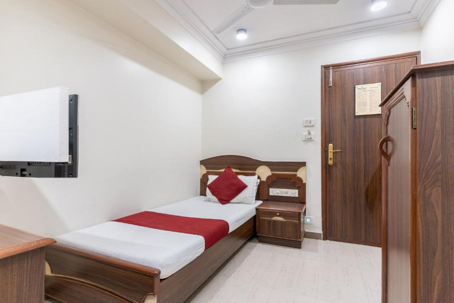 Hotel Prime,Ahmedabad,2 star