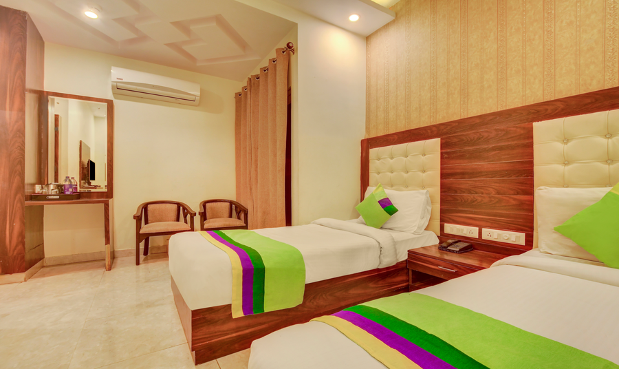 treebo g k residency near dehradun railway station