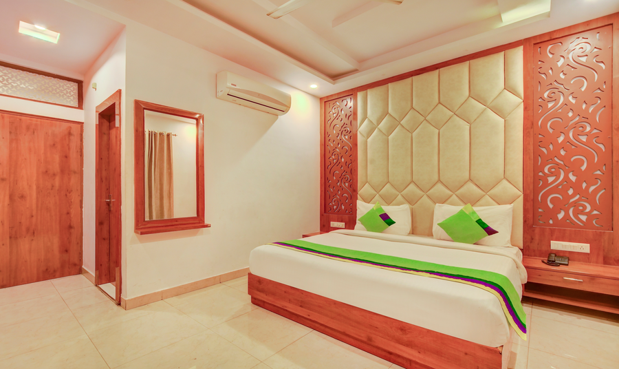 treebo g k residency near dehradun railway station