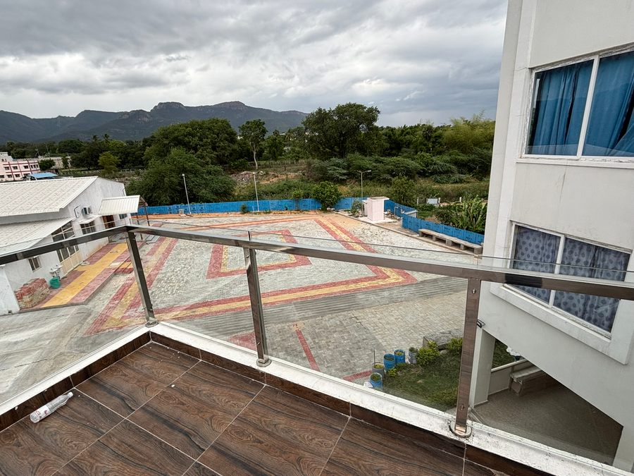 Srinivasa Hotel,Thondavada,2 star