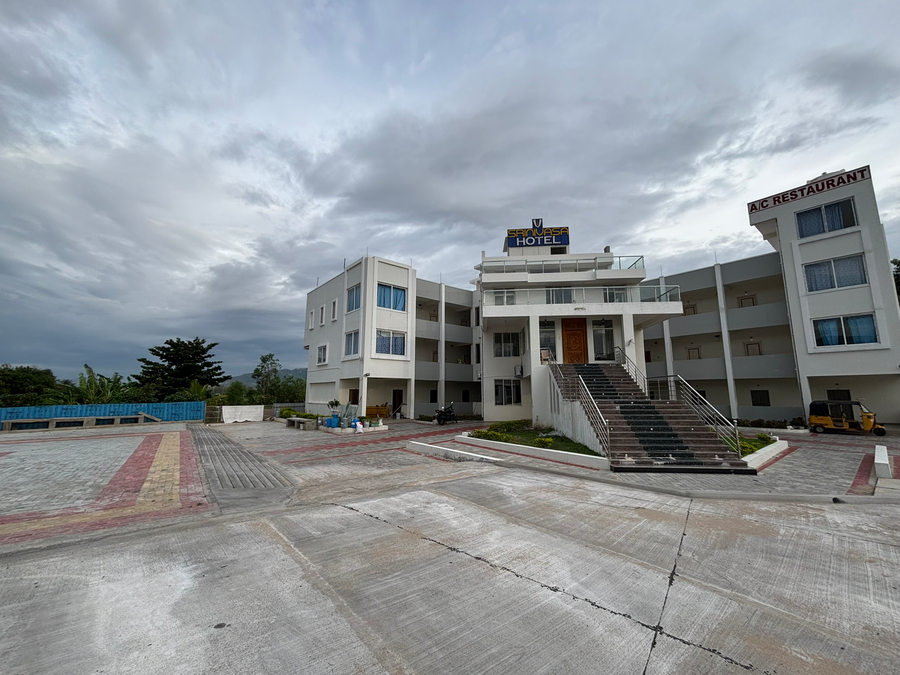 Srinivasa Hotel,Thondavada,2 star