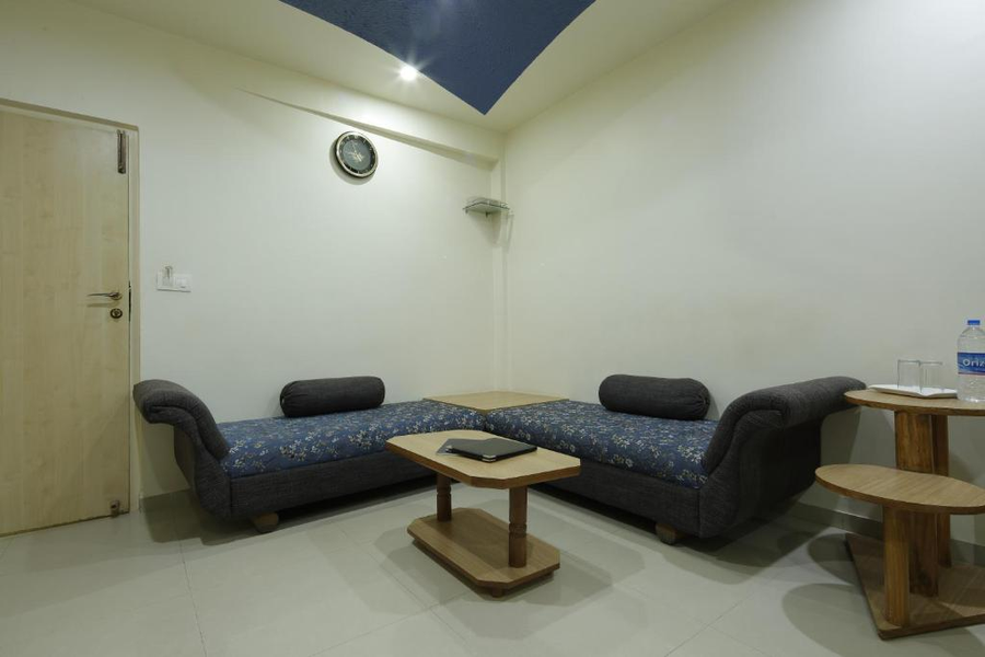 Hotel Volga,Near Nehru Bridge,2 star