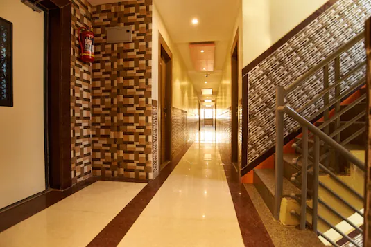 Hotel Shree Sai Sangam Delux,Kopargaon>>Ahmednagar,3 star