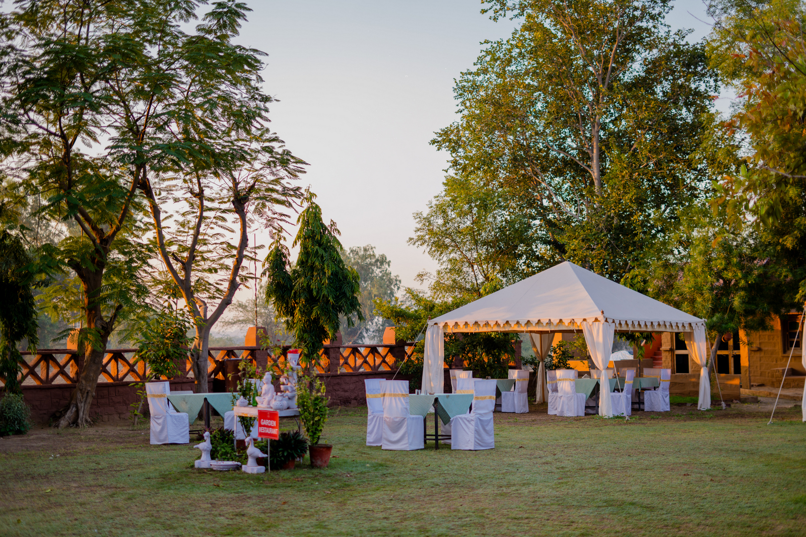 the desert haveli resort and camp