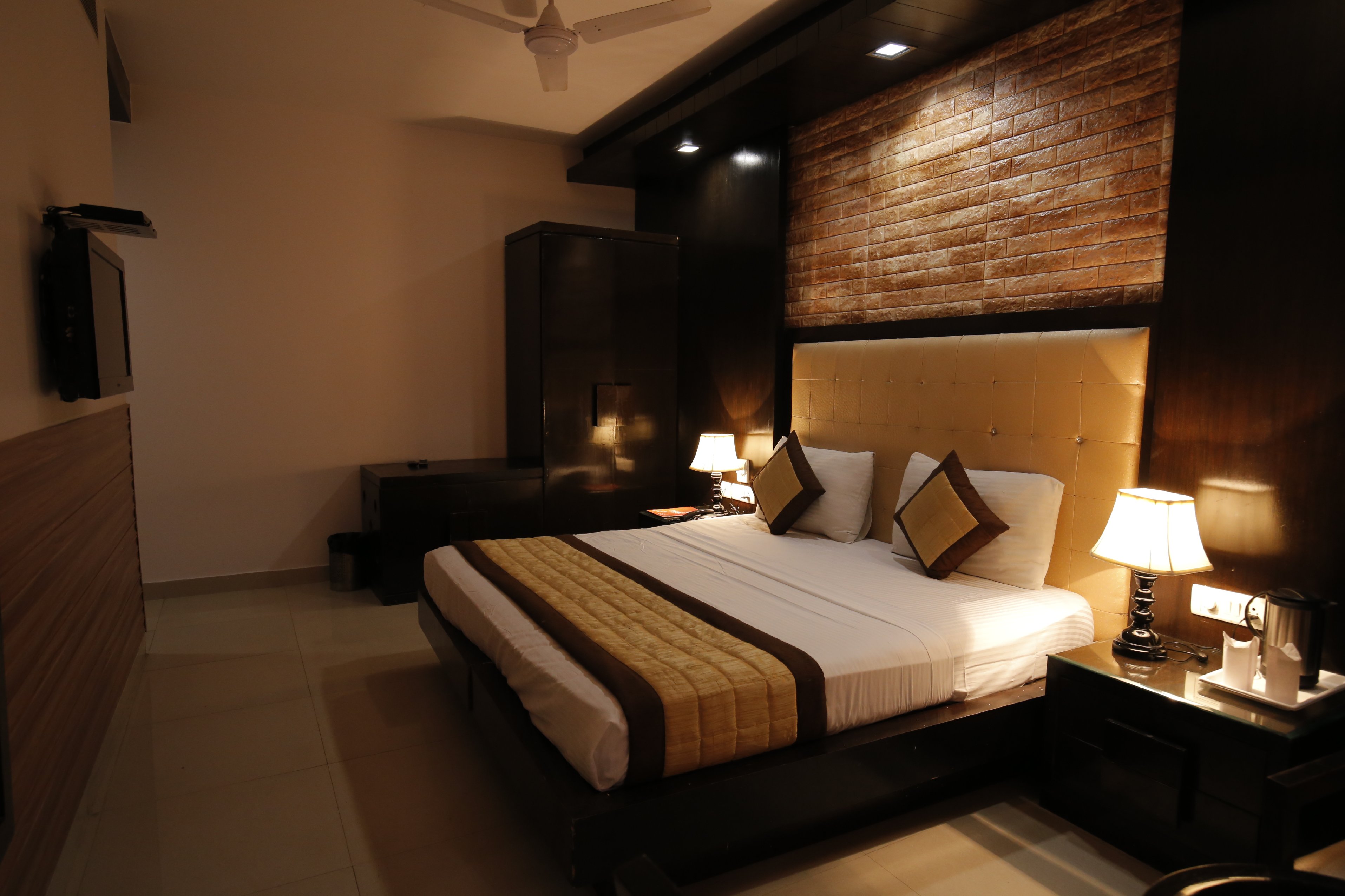 hotel delhi pride