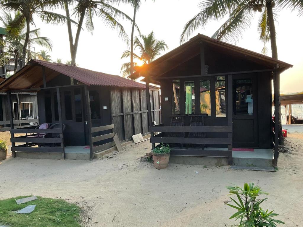 Papillon Beach Huts