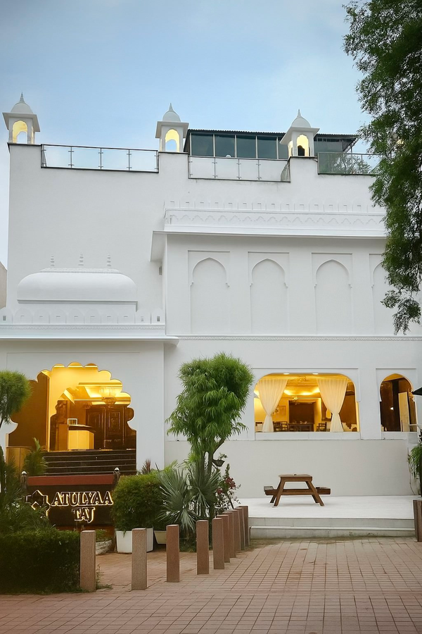 Hotel Atulyaa Taj,Taj Ganj,3 star