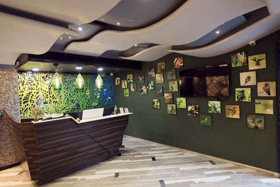 Humming Bird Hotel & Banquet,Anand>>Ahmedabad,4 star