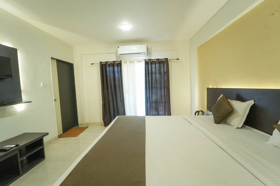 hotel raaya regency