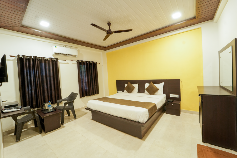 hotel raaya regency