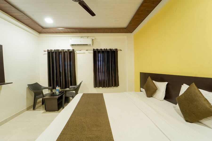 hotel raaya regency