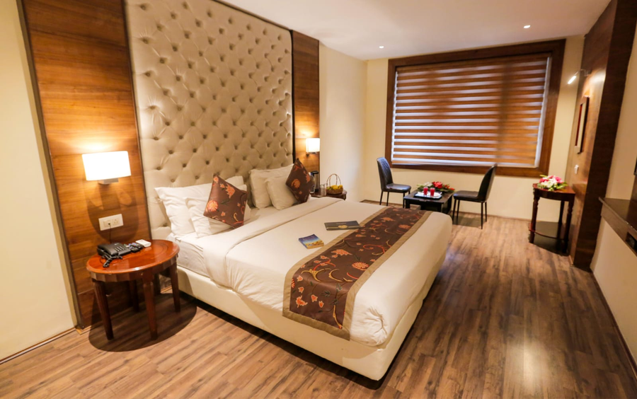 Hotel The Residency Srinagar,Regal Chowk,3 star