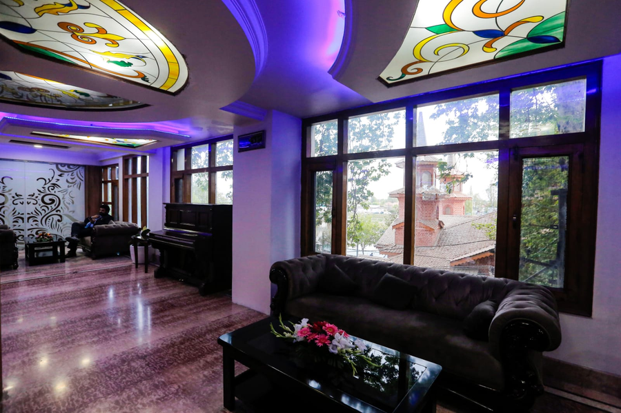Hotel The Residency Srinagar,Regal Chowk,3 star
