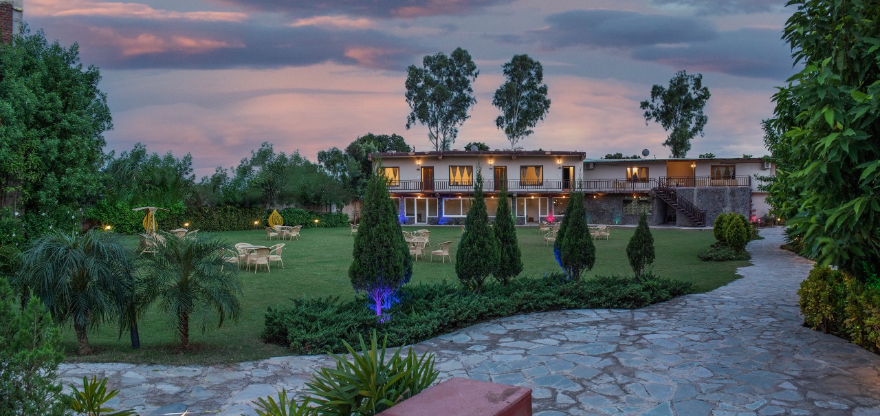 Vow Resorts And Spa Corbett