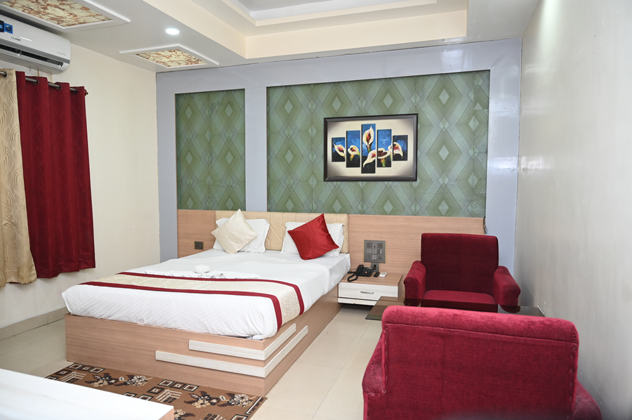 hotel m k plaza