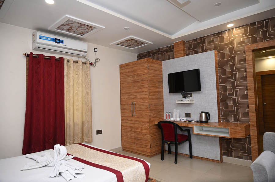 hotel m k plaza