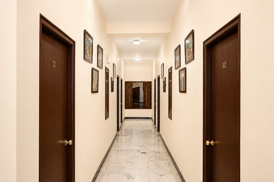 sarovar lake facing boutique hotel on lake pichola