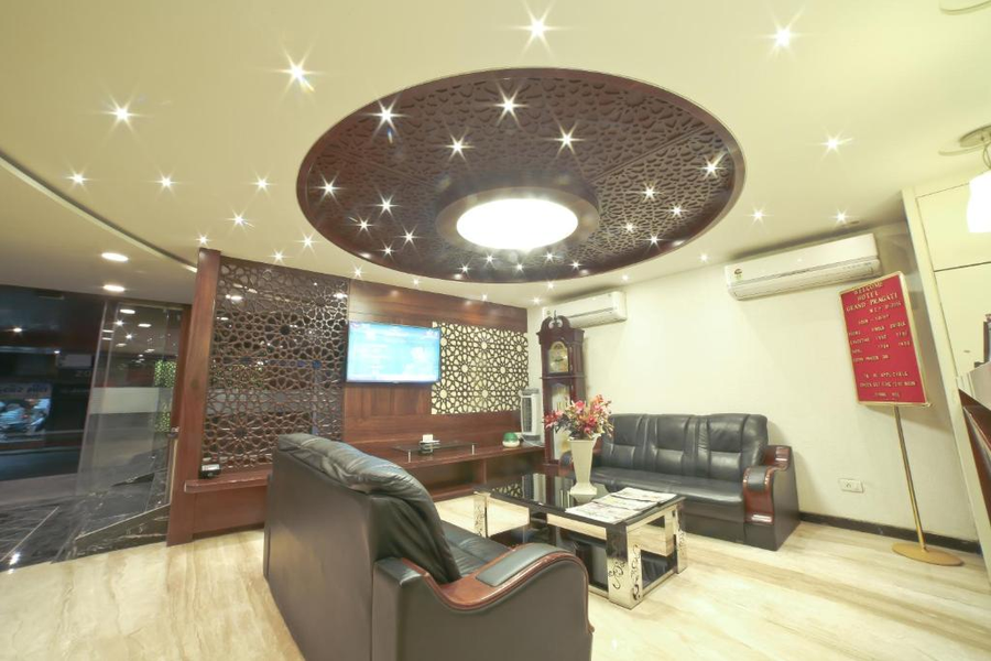 hotel grand pragati