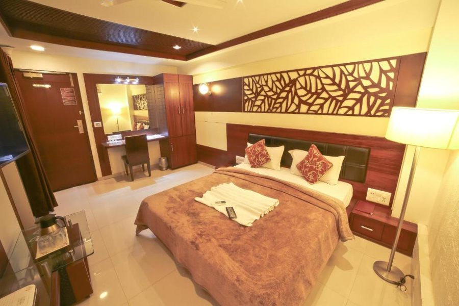 hotel grand pragati