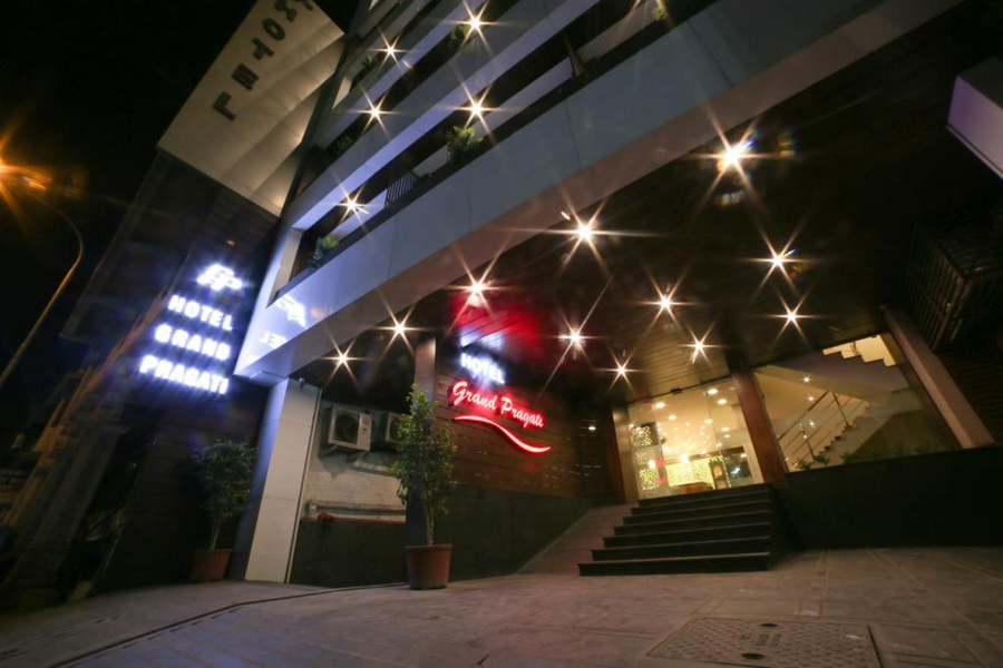 hotel grand pragati