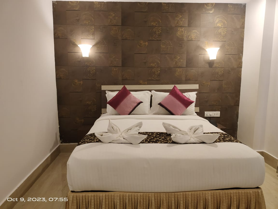 hotel rhishabh