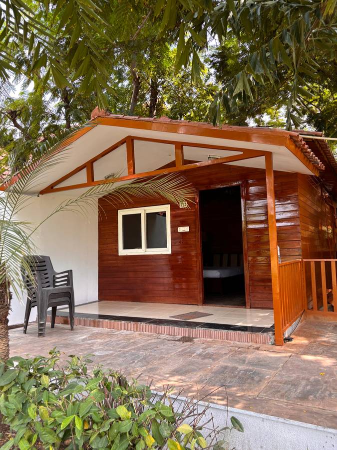 Palm Greens Club,Malarpura,3 star